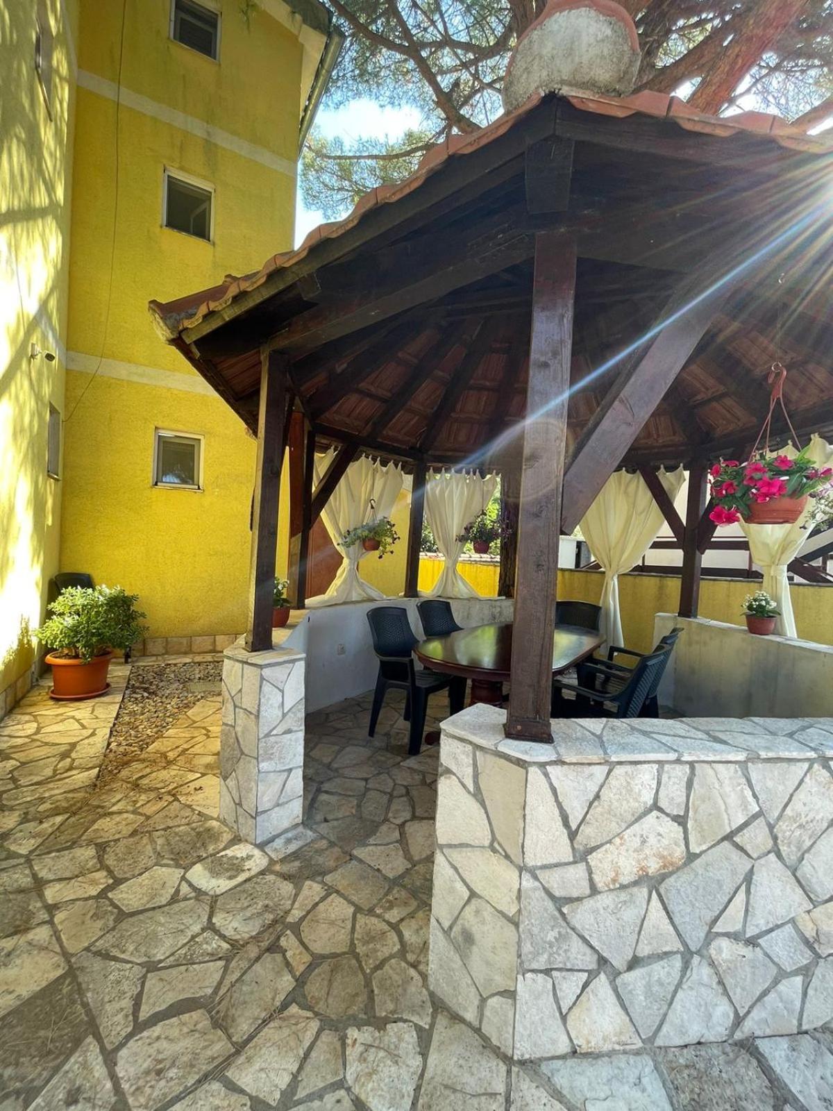 Apartments Villa-G Lustica Tivat Ngoại thất bức ảnh