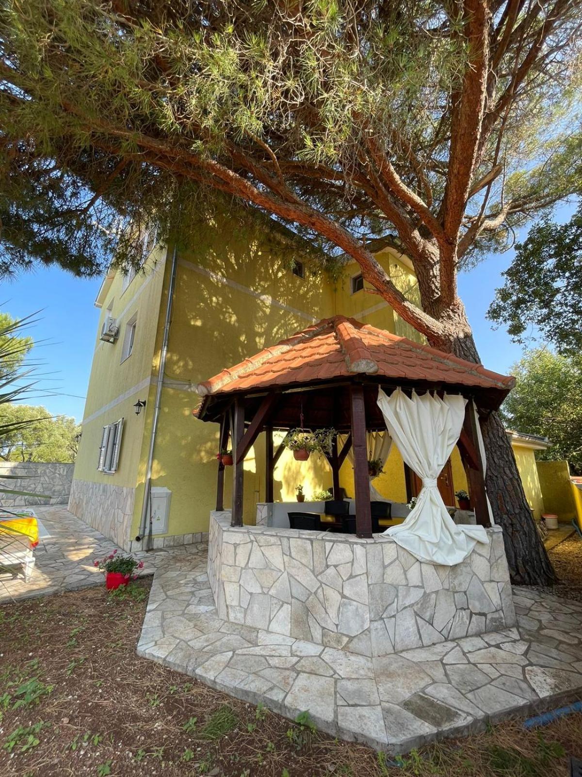 Apartments Villa-G Lustica Tivat Ngoại thất bức ảnh