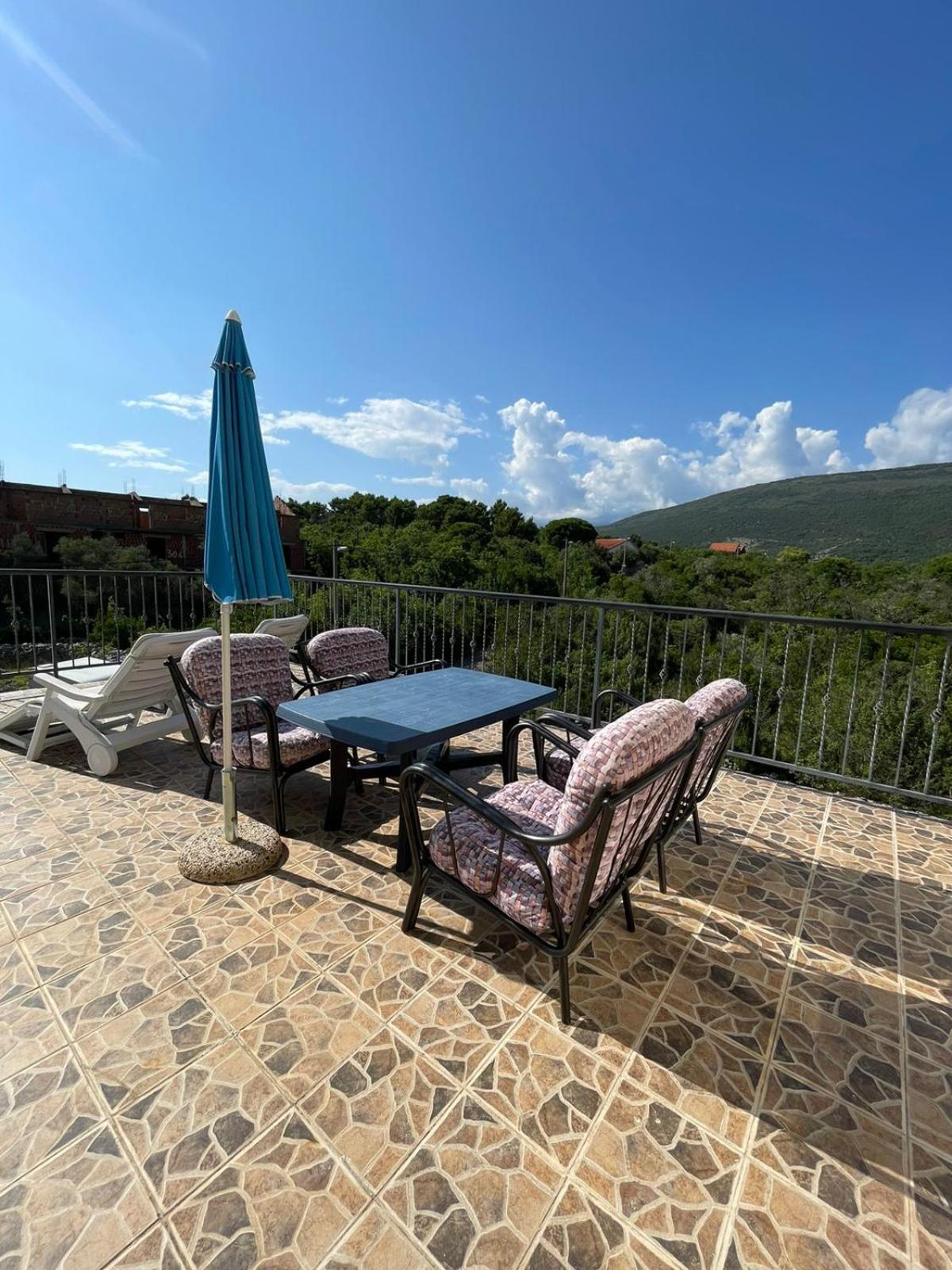 Apartments Villa-G Lustica Tivat Ngoại thất bức ảnh