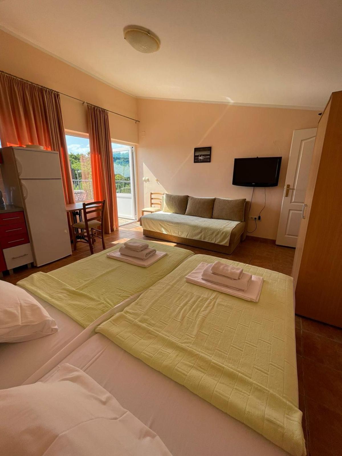 Apartments Villa-G Lustica Tivat Ngoại thất bức ảnh