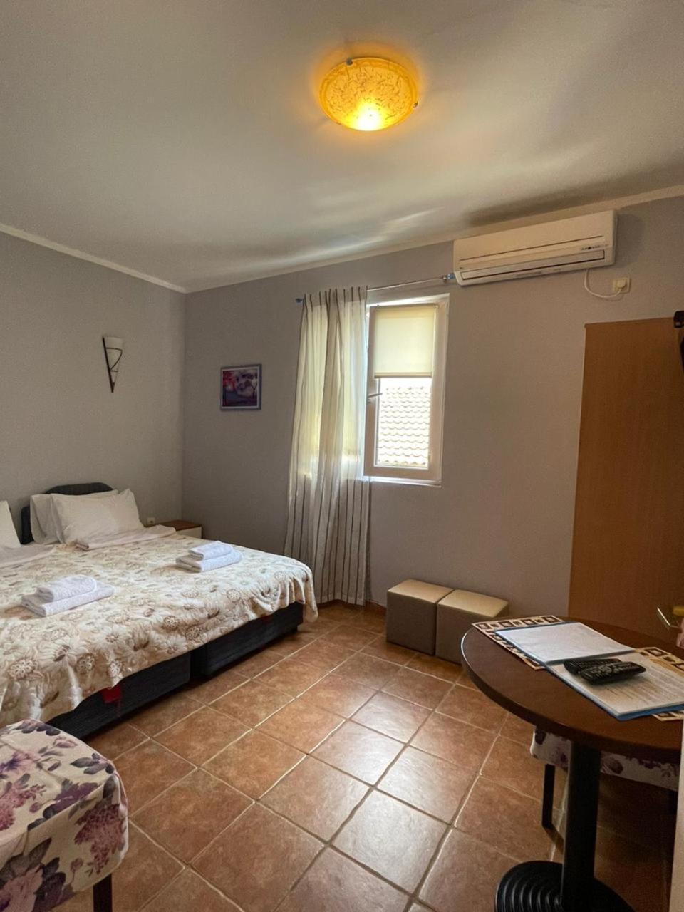 Apartments Villa-G Lustica Tivat Ngoại thất bức ảnh