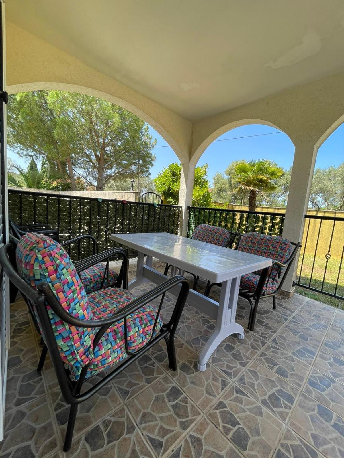 Apartments Villa-G Lustica Tivat Ngoại thất bức ảnh