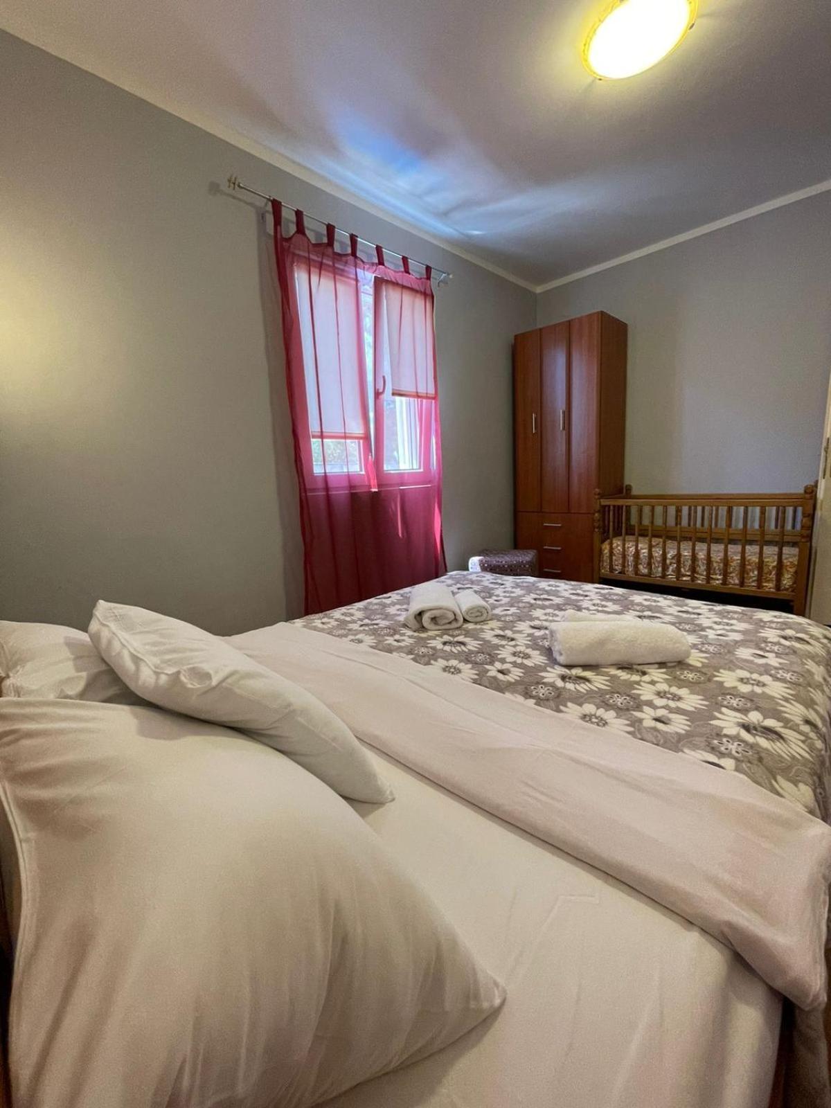 Apartments Villa-G Lustica Tivat Ngoại thất bức ảnh